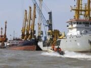 EE.UU. asegura haber bloqueado los puertos de Irán y «detenido por completo» su comercio