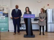 Gobernadora Whitmer impulsa vivienda accesible como clave para el crecimiento de Michigan