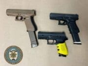 Operativo contra violencia armada deja tres detenidos y cuatro armas aseguradas en Kalamazoo