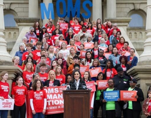 Whitmer reafirma su lucha contra la violencia armada en Michigan