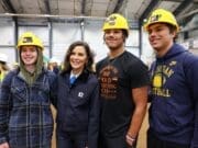 Gretchen Whitmer impulsa a jóvenes hacia carreras en oficios calificados con formación práctica