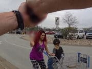 Policía ab4te a mujer tras v10lento 4t4que con cuchillo a un niño de 3 años