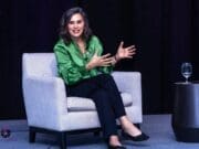 Whitmer propone frenar embargos y aliviar deuda médica en Michigan