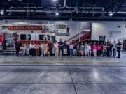 Estudiantes conocen de cerca la labor policial en visita educativa a Kalamazoo Public Safety