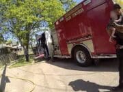 Agente de Kalamazoo rescata a bebé atrapado en incendio y evita una tragedia