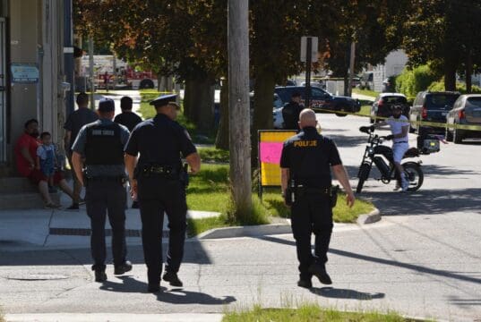 ¡Del asesinato a la tragedia final! Hombre con historial criminal y problemas mentales muere abatido por policías