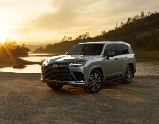 Lexus LX700h, una bestia robusta y ahora más ecológica.