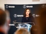 Whitmer presenta plan para regular centros de datos y proteger a los consumidores de Michigan