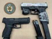 Dos adolescentes son detenidos con armas de fuego robadas durante operativo policial en Kalamazo