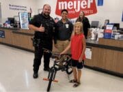 Niño recupera la ilusión tras robo de su bicicleta