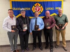 Bomberos de Grand Rapids celebran a sus jubilados durante cena de reconocimiento
