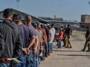 Se triplican las redadas migratorias en centros de trabajo de Estados Unidos
