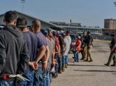 Se triplican las redadas migratorias en centros de trabajo de Estados Unidos