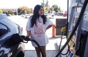 Tremendo: La gasolina no da tregua y supera los cuatro dólares por galón
