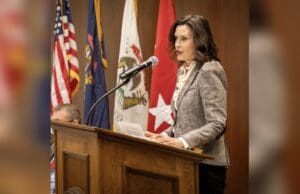 Michigan registra su nivel más bajo de delitos violentos en siete años, afirma Whitmer